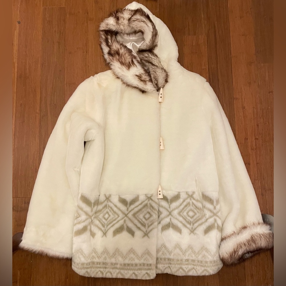 Womens White Faux Fur Hannah by Marlo M Thick tribal Hooded Toggle Coat NWOT